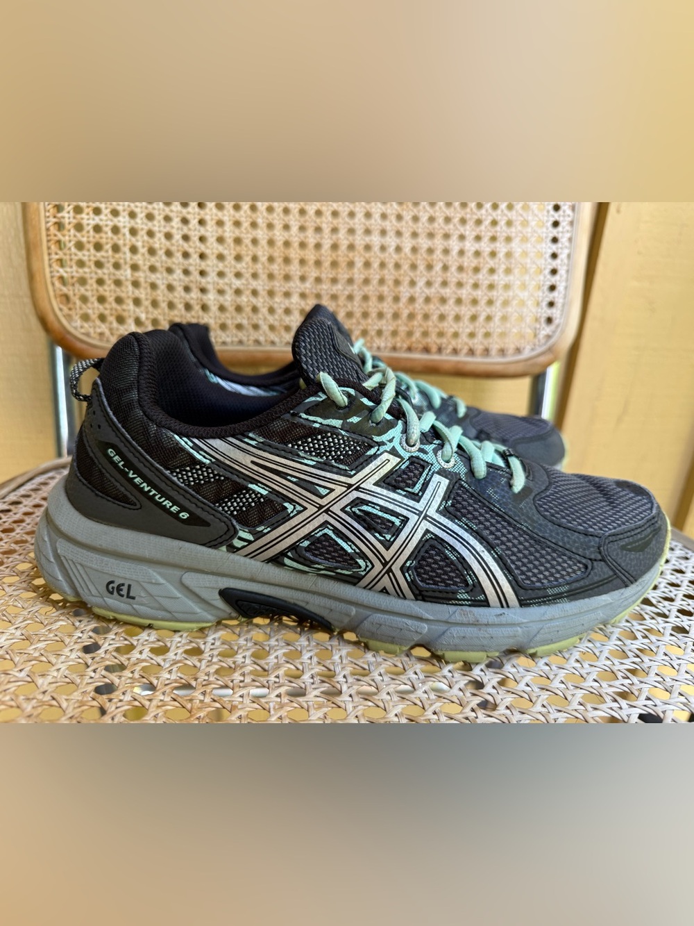 ASICS Gel-Venture 6 Athletic Shoes Women’s size 11